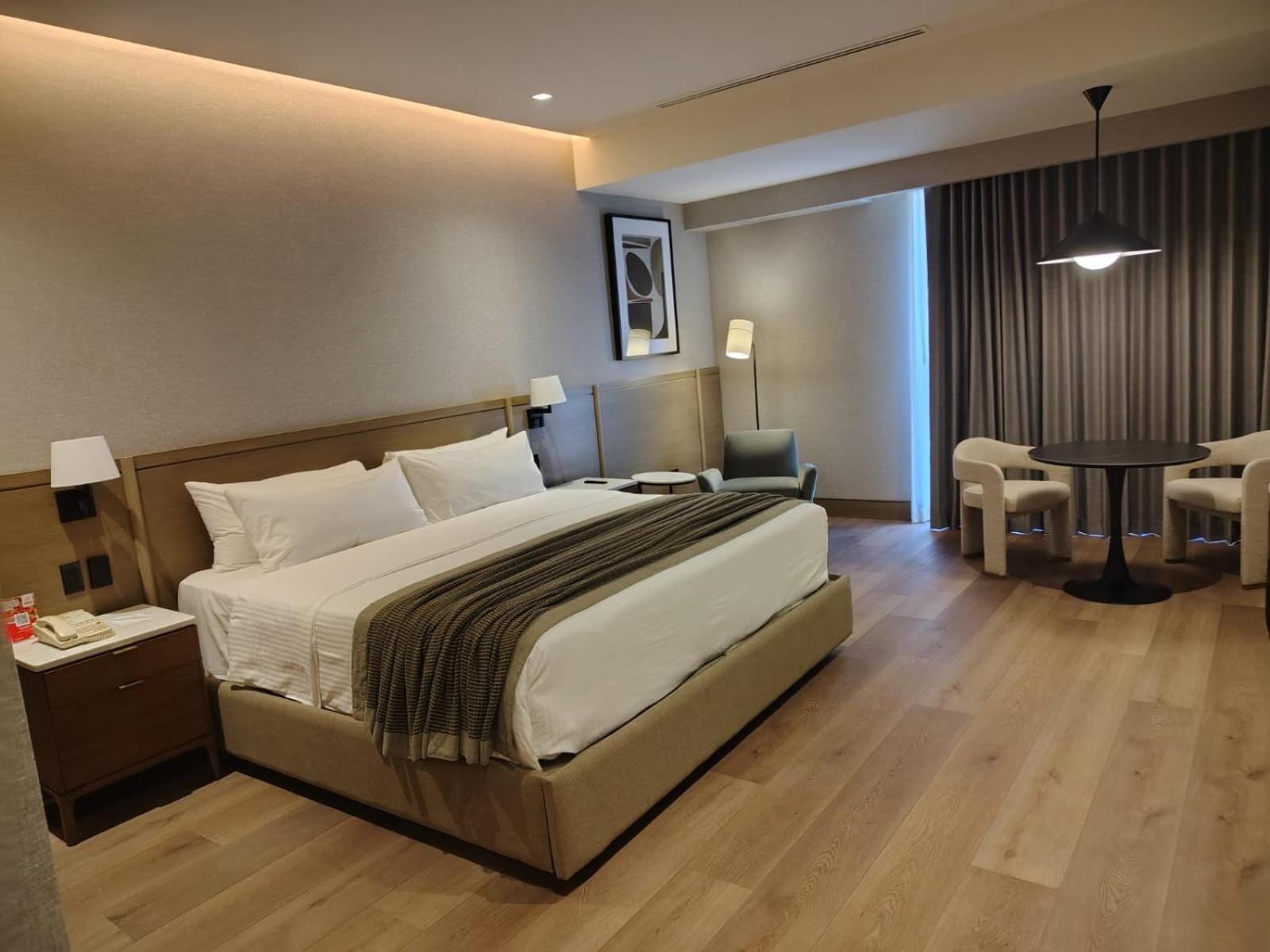 Suite City View